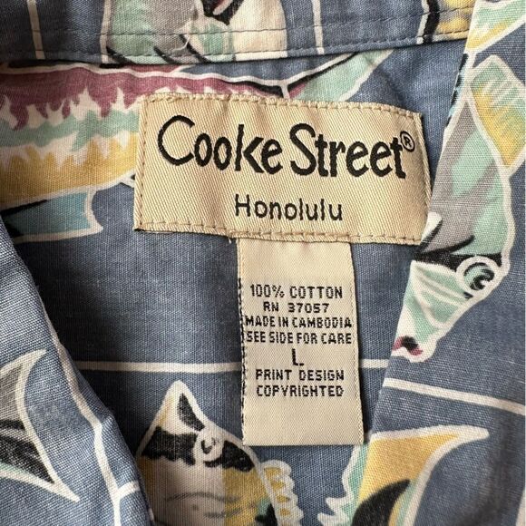 Cooke Street Tropical Fish Short Sleeve Luau Shirt in Size Large - Picture 2 of 5